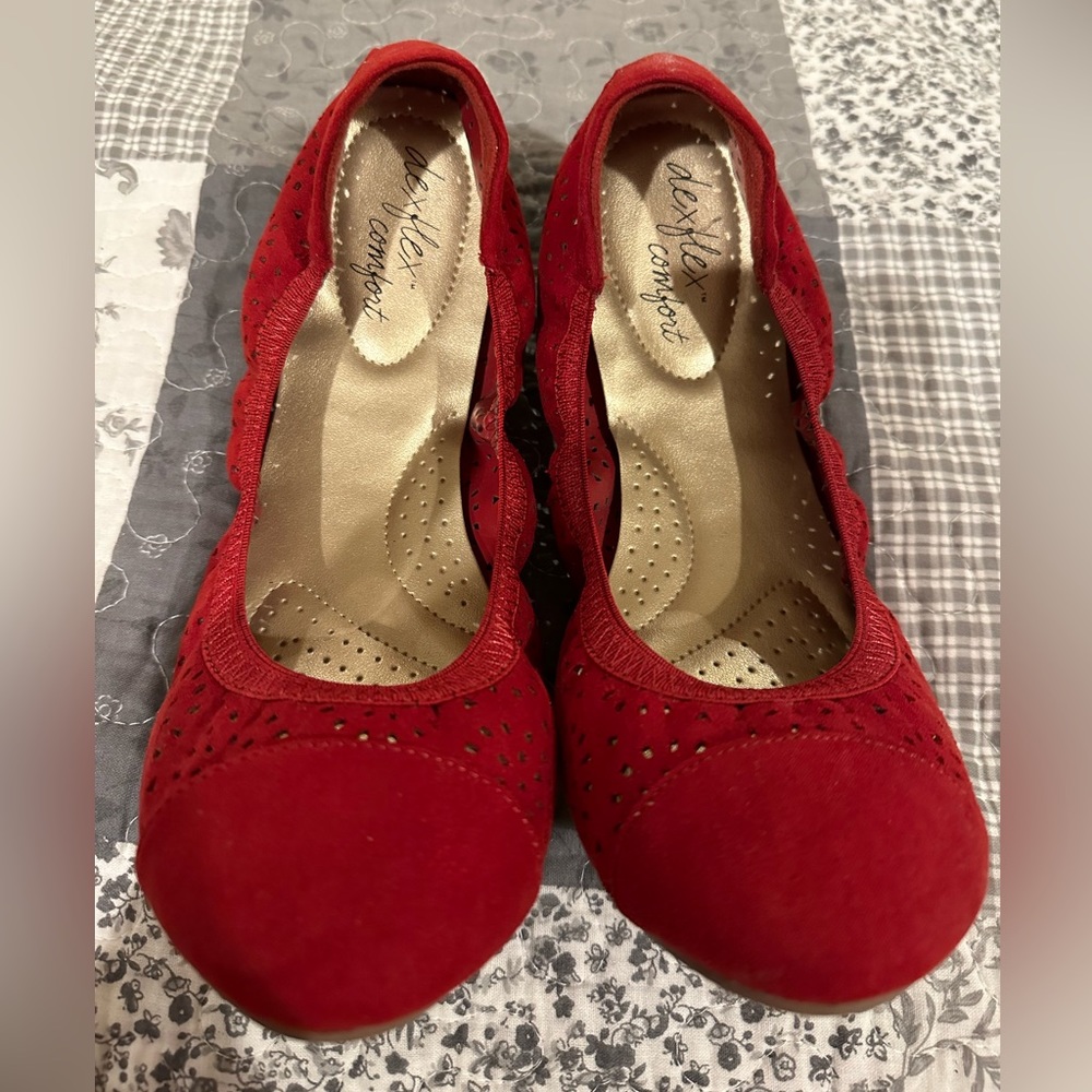 Cute Red Dexflex flats